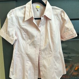 Cute fitted short sleeved pink top